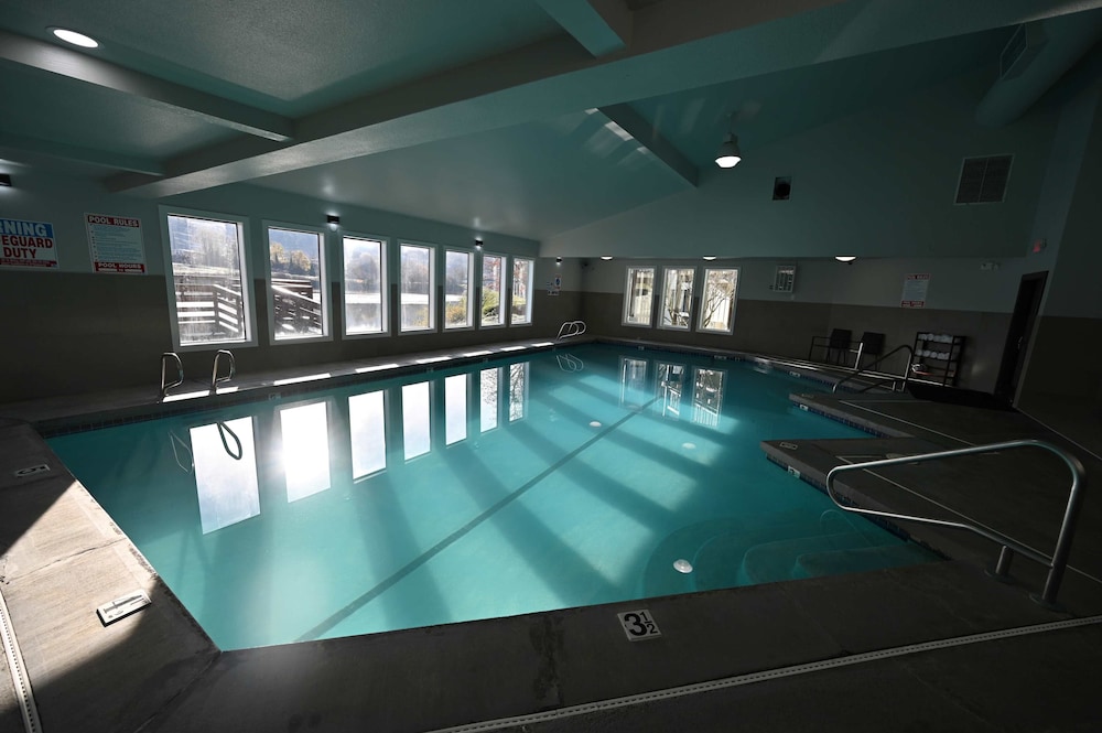 swimming pool spa