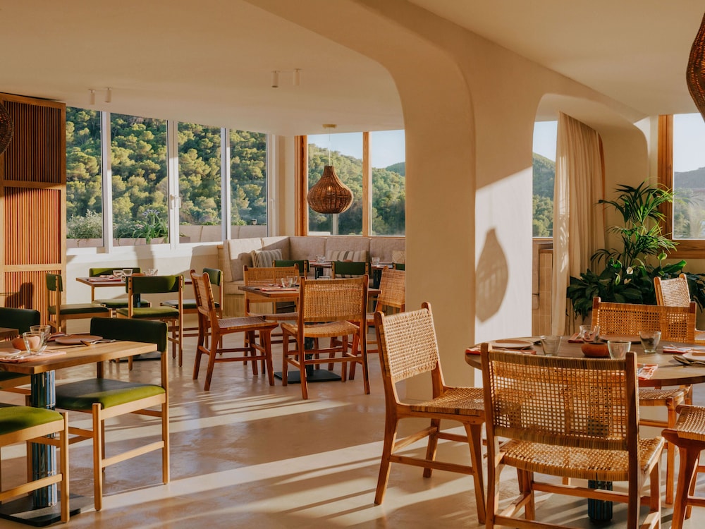 Mondrian Ibiza 56/73