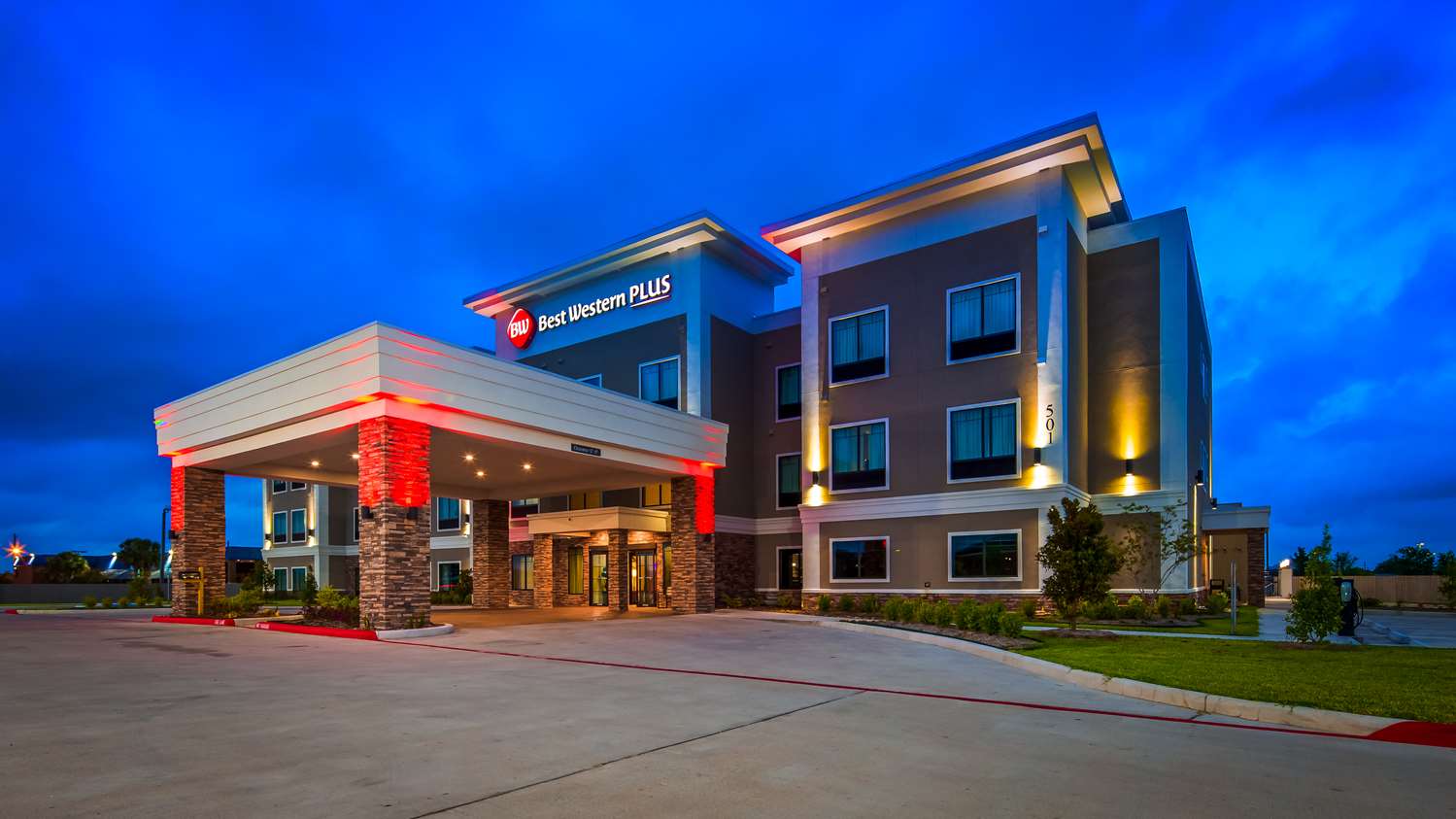 Best Western Plus Bay City Inn & Suites 2/44
