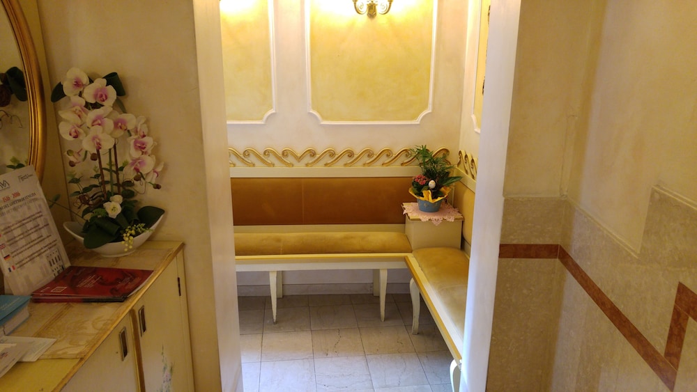 Orion Hotel 8/69