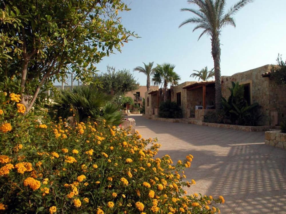 Oasis Hotel Residence and Resort 36/46