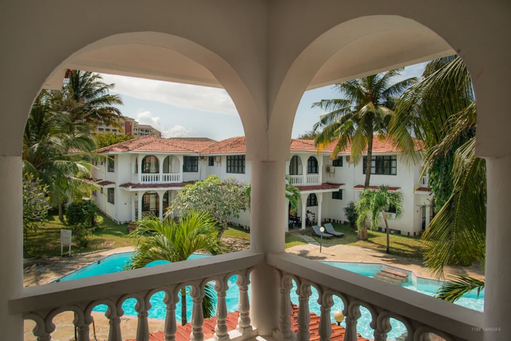 Bahari Dhow Beach Villas 9/61