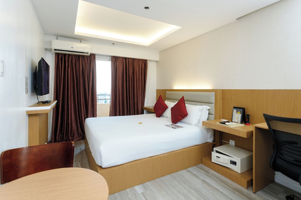 Regency Grand Suites 14/66