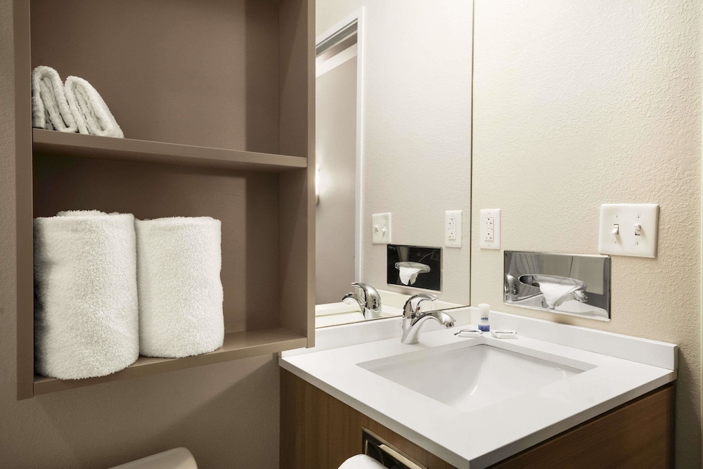 Microtel Inn Suites By Wyndham Lynchburg 21/24