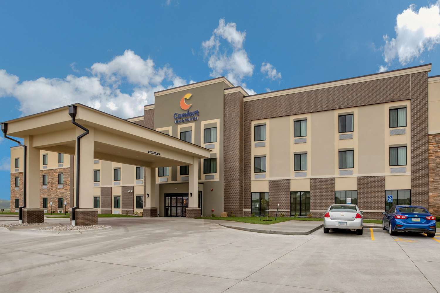 Comfort Inn and Suites Ames Near ISU Campus 40/41