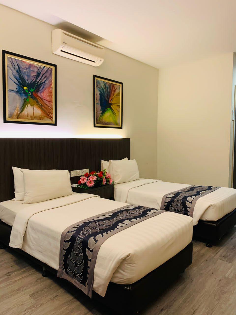 DELUXE ROOM