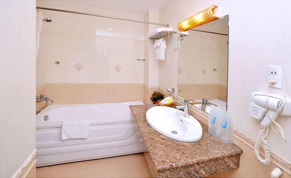 Tan Hoang Long Hotel District 5 29/30