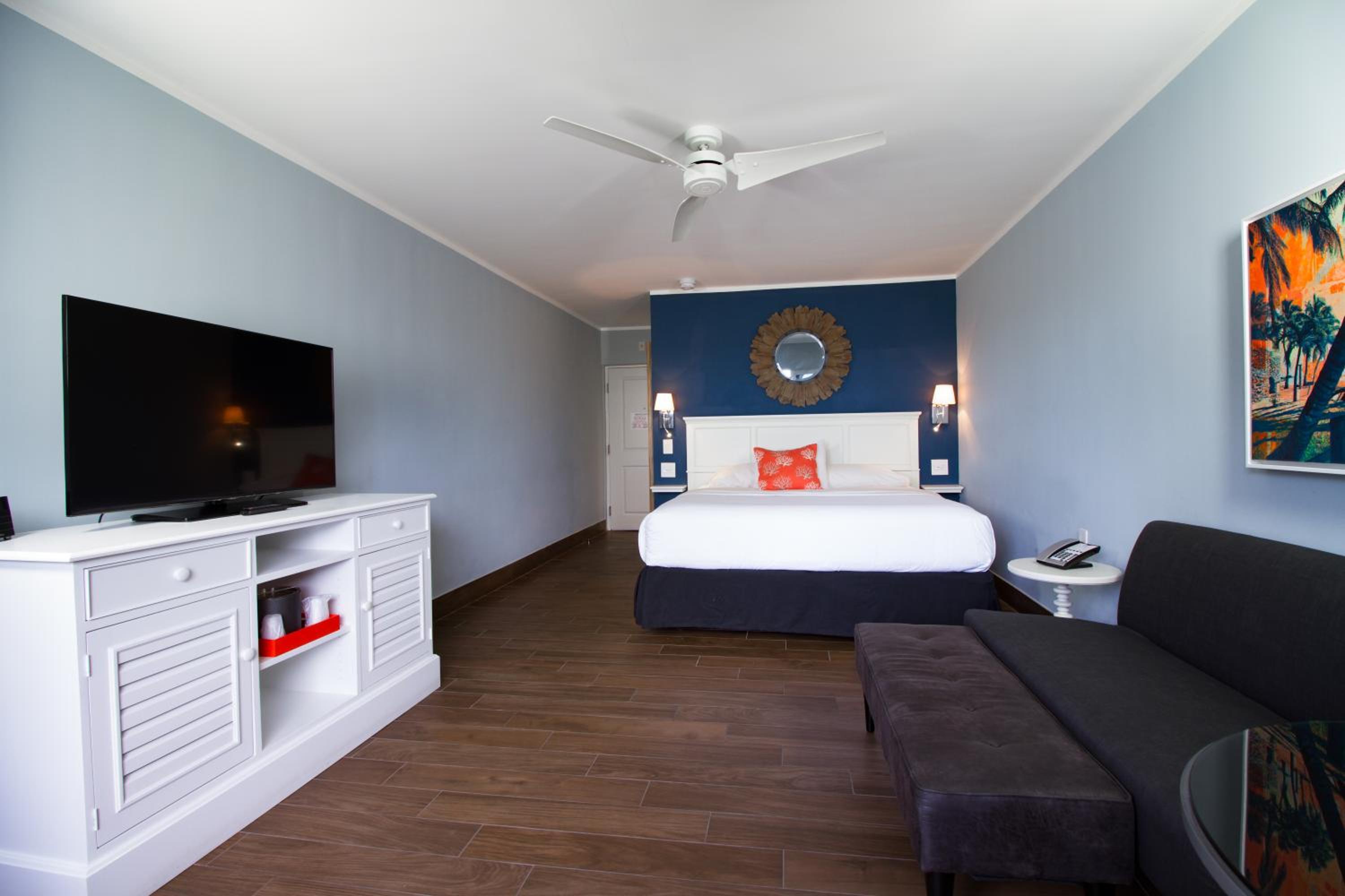 غرفة قياسية بسرير كينج، Banana Bay Resort and Marina 3/4