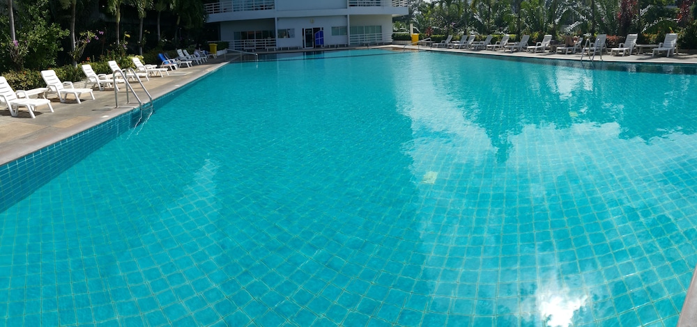 Vtsix Condo Rentals at View Talay 6 Pattaya 66/71