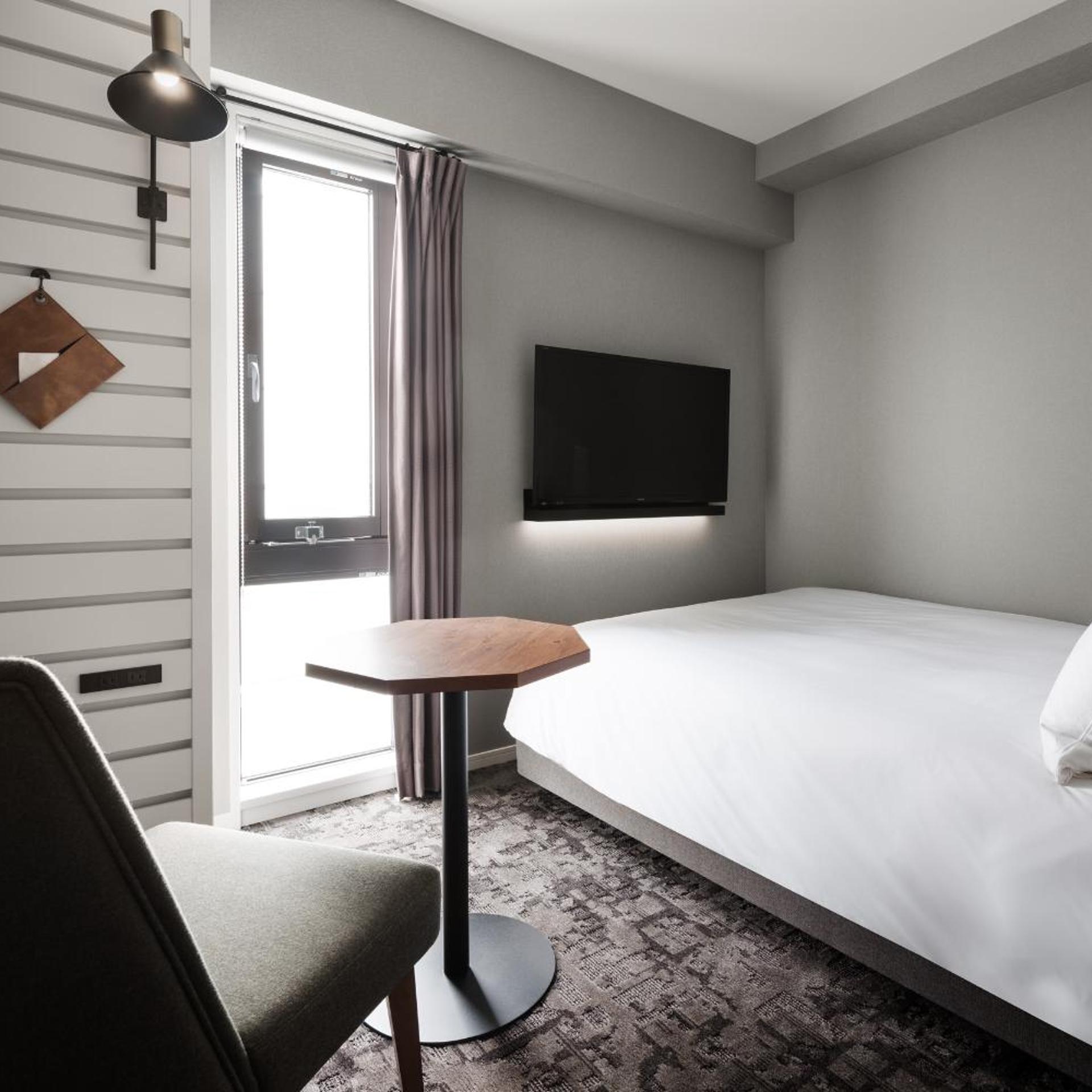 Adjoining, Double Bed