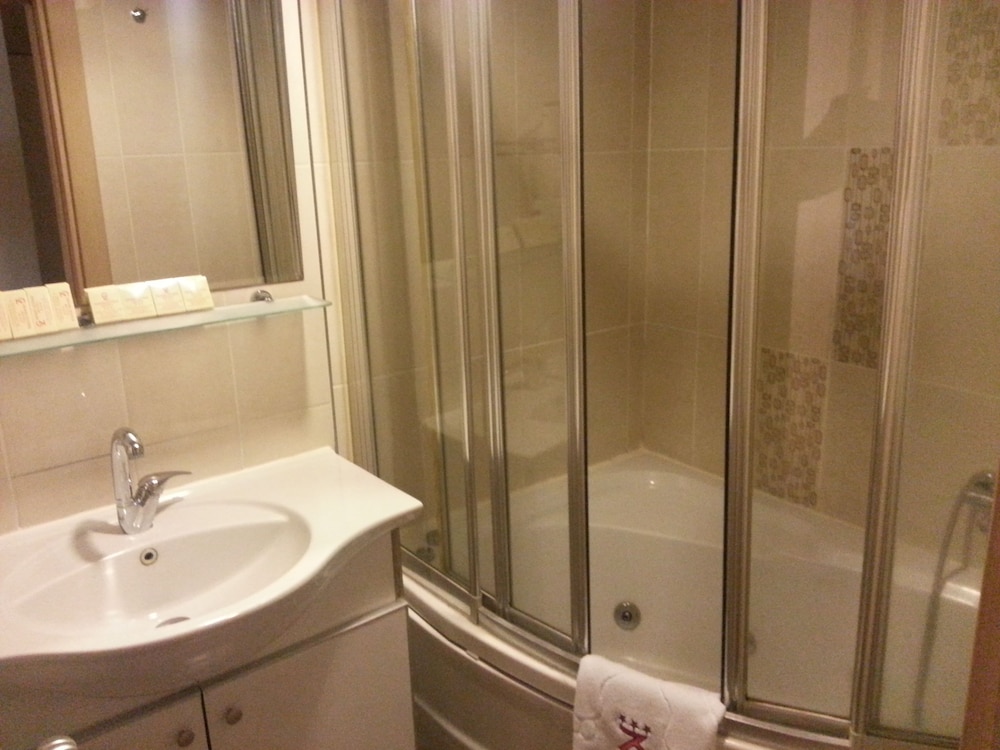 Grand Zeybek Hotel 44/50