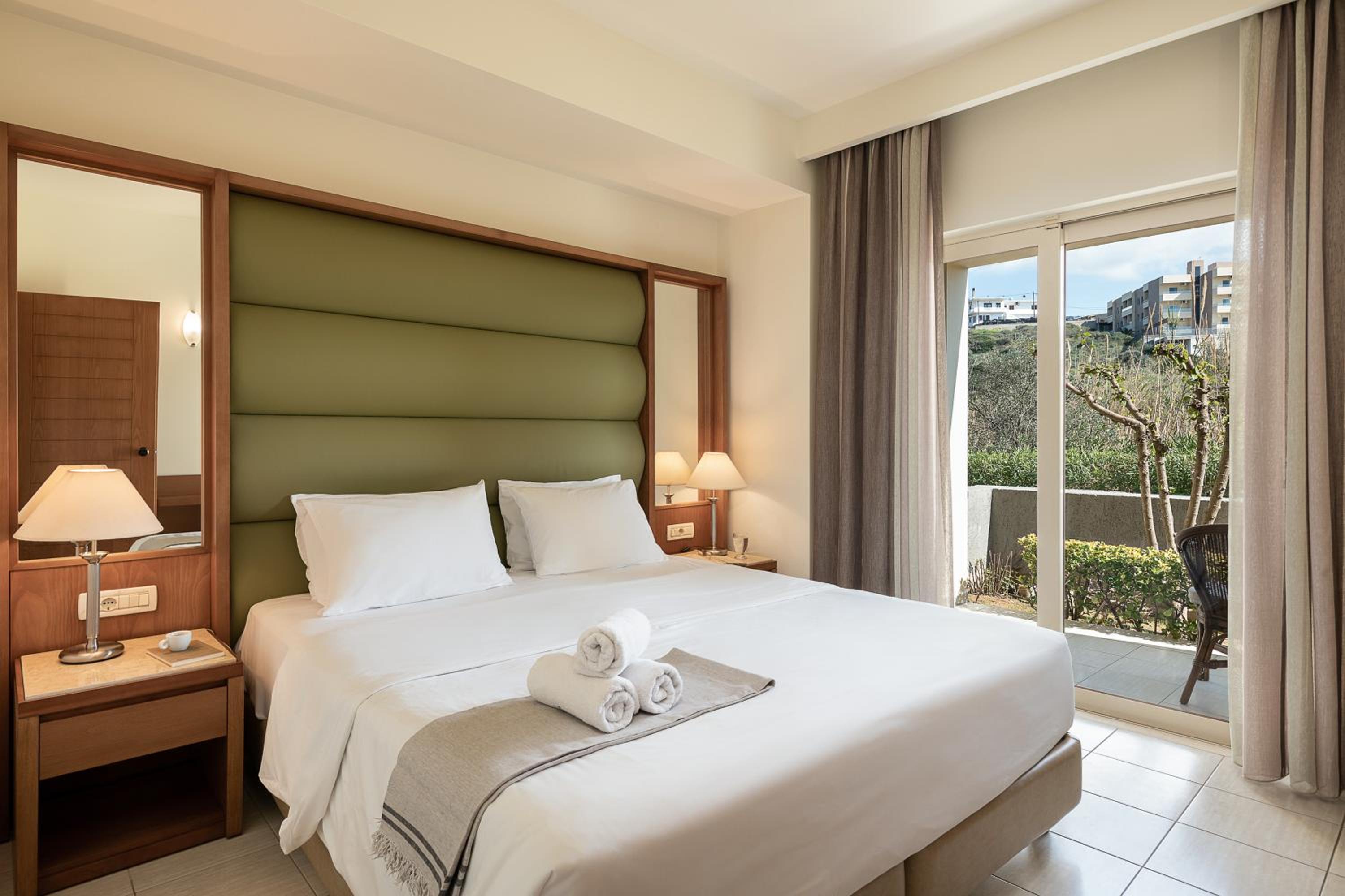 Suite, Inland View