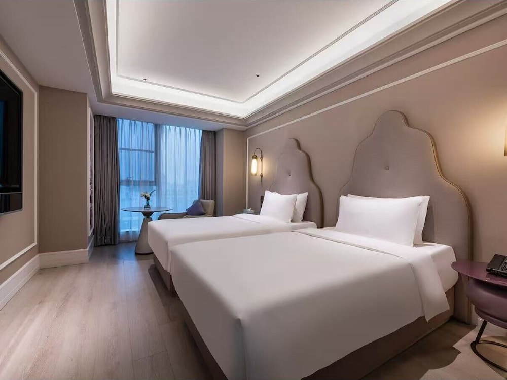 Mercure Shanghai Waigaoqiao Free Trade Zone 20/45