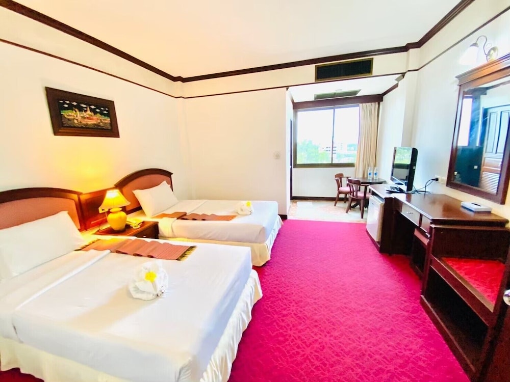 Crystal Hotel 12/46