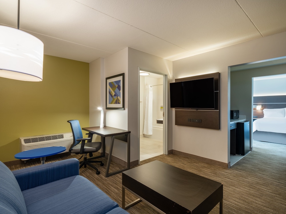 Holiday Inn Express Minneapolis West Plymouth 41/52