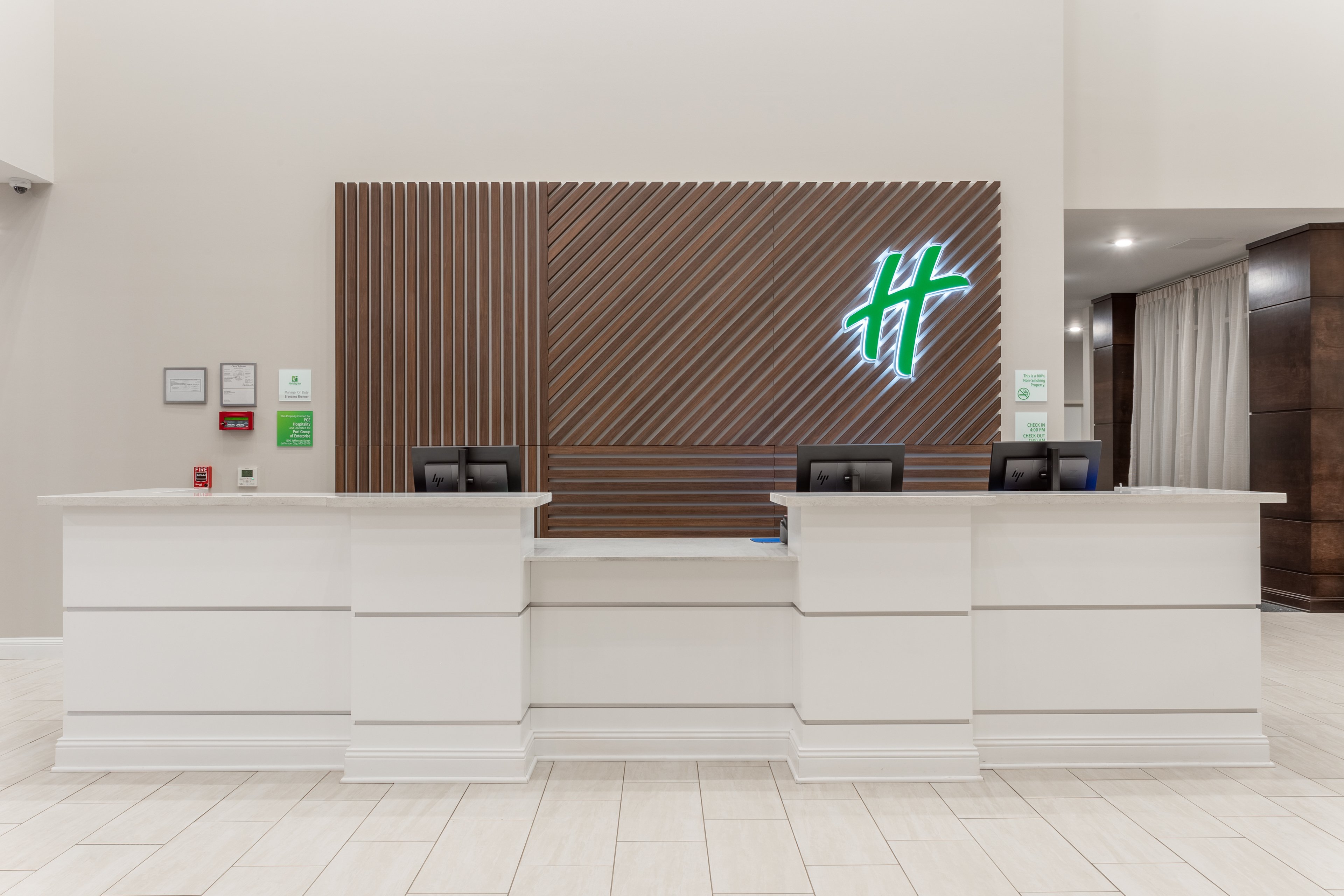 Holiday Inn & Suites Jefferson City 9/42