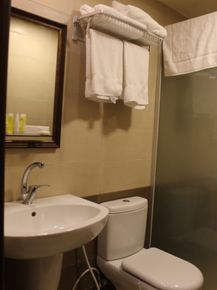 Shaqilath Hotel 43/47