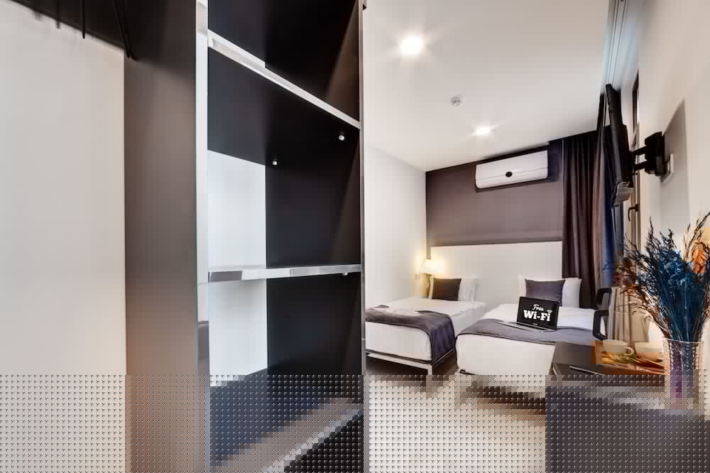 Lime Garden Hotel 46/61