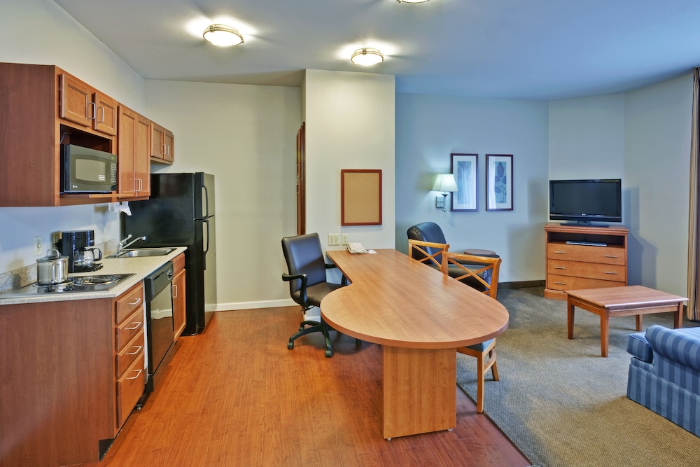 CANDLEWOOD SUITES BUFFALO AMHERST 58/77