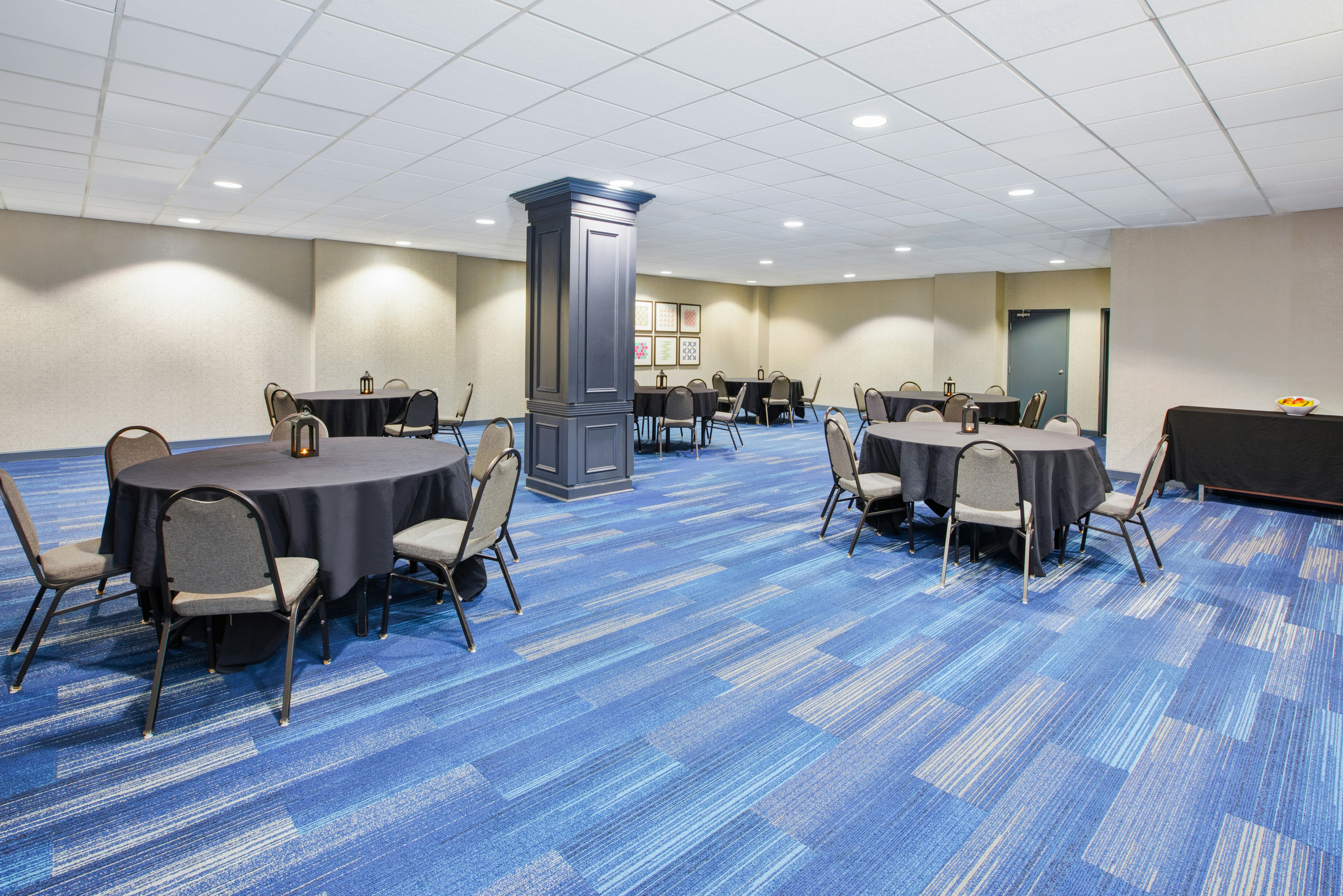 Holiday Inn Express Nashville Downtown 61/67