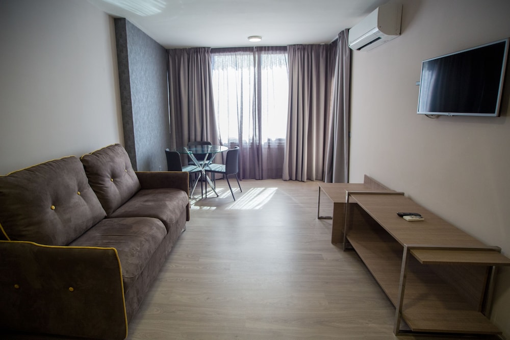Ona Marbella Inn 19/40