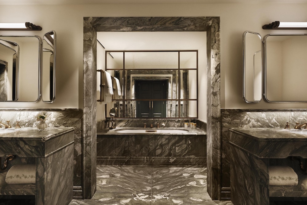 Greenhouse, Junior Suite, King Bed, Sofa، Villa San Michele A Belmond Hotel Florence 5/5