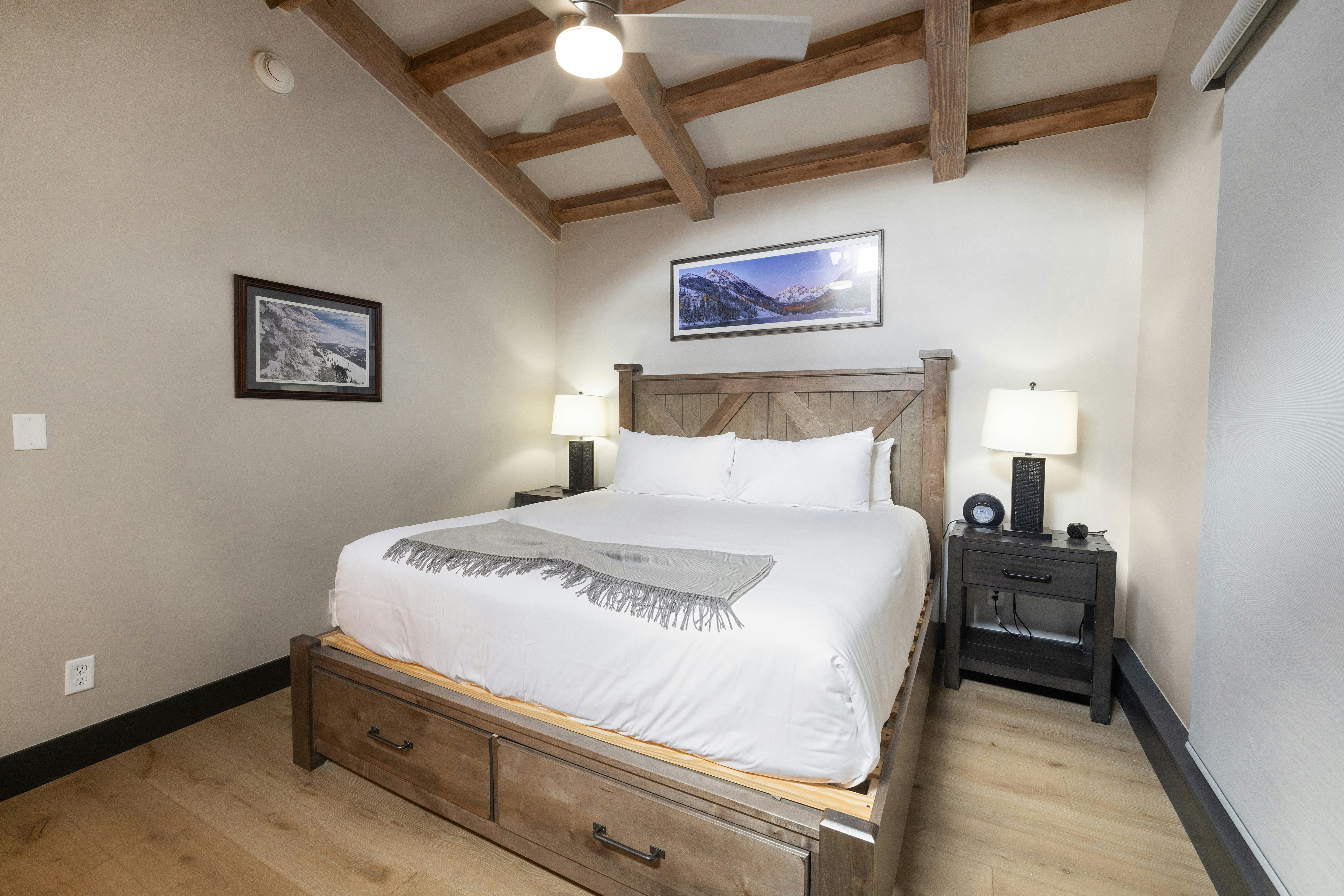 Lodge at Vail Rock Resorts 20/81