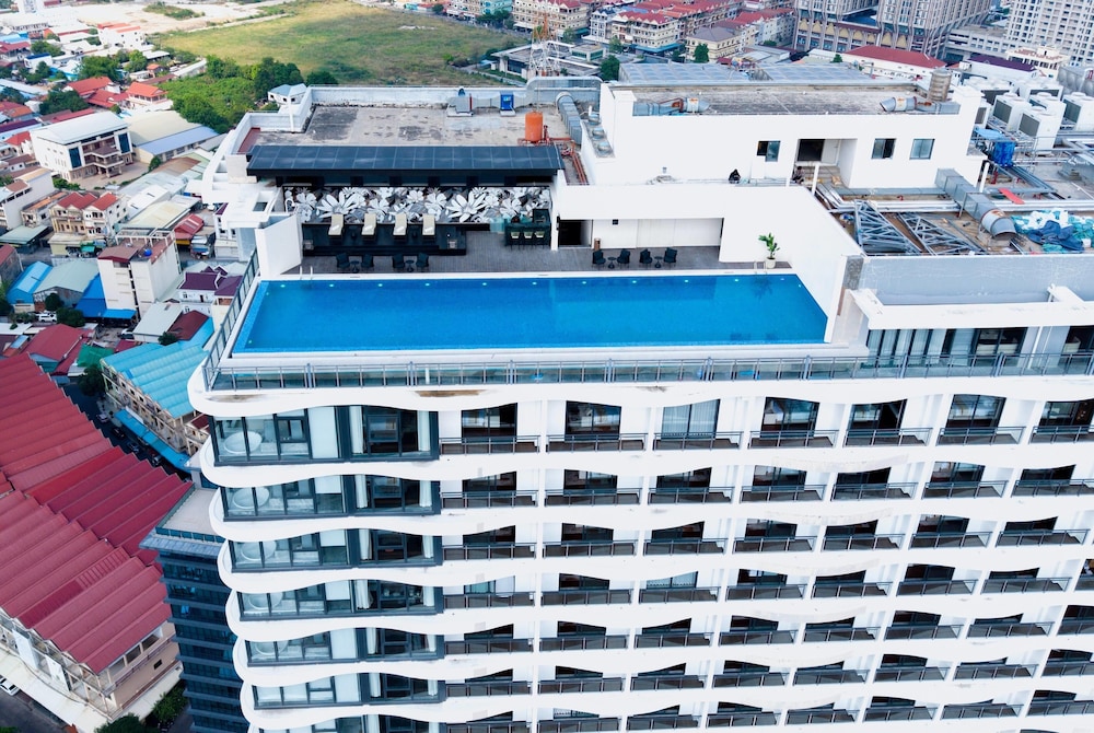 Howard Johnson By Wyndham Phnom Penh Tk 6/57