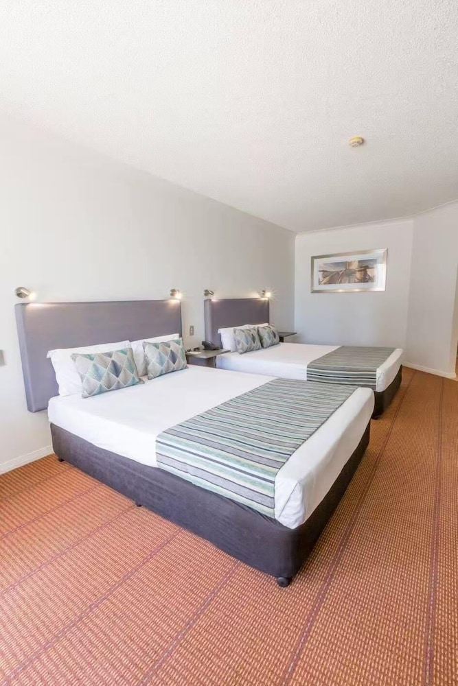 STUDIO, APARTMENT, 2 QUEEN BEDS, NO BALCONY