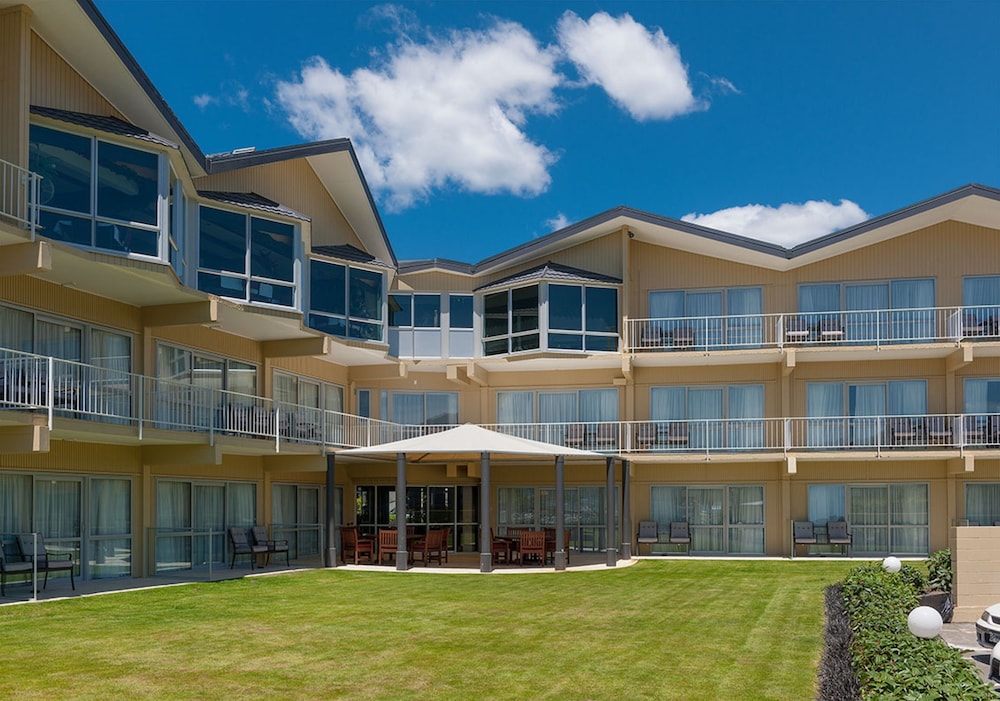 The Picton Beachcomber Inn 1/28