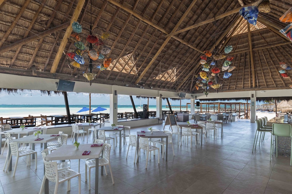 Mia Reef Isla Mujeres All Inclusive 51/66