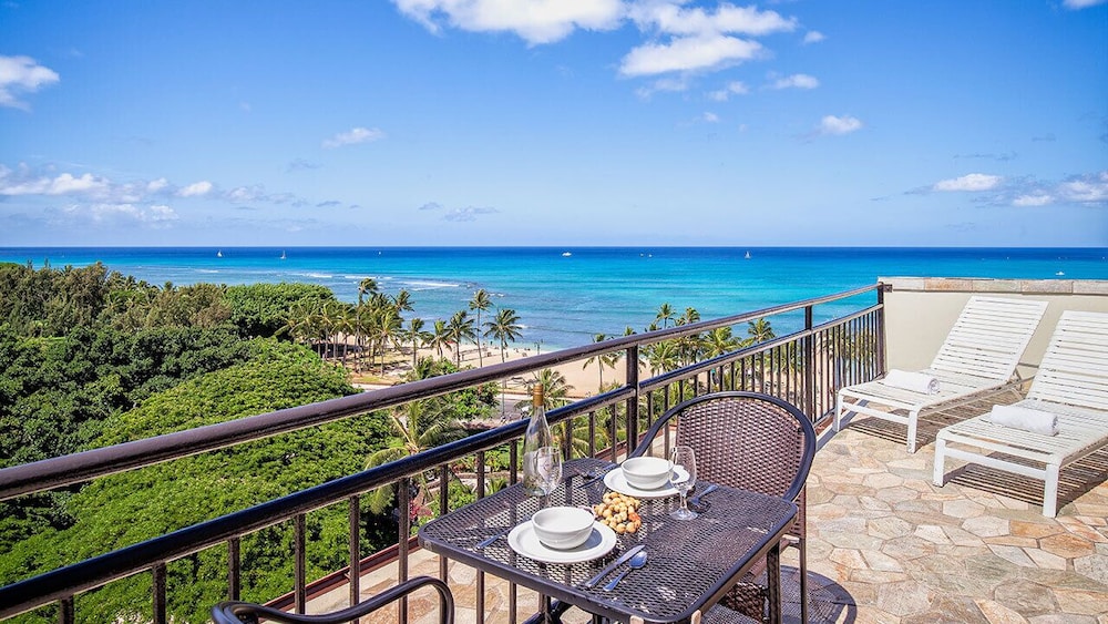 Castle Waikiki Grand Hotel 48/70