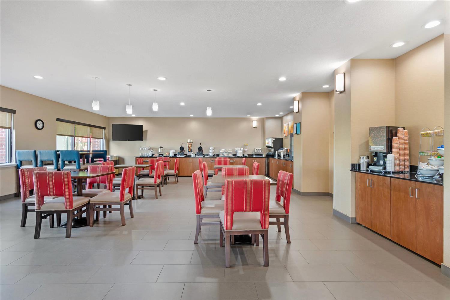 Comfort Suites Oxford I-20 exit 188 33/45