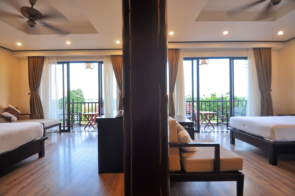 The Quin Riverside Villa 25/50