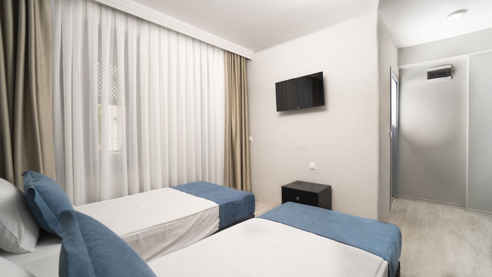 OPERA Boutique Hotel 6/24