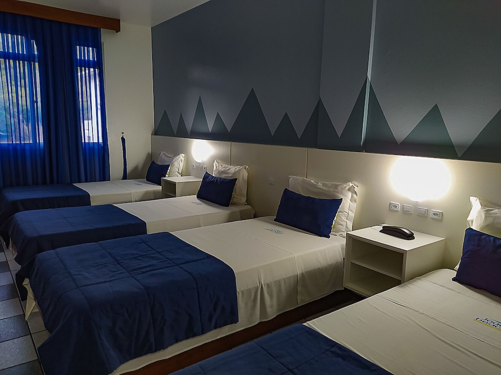 SUITE, QUADRUPLE