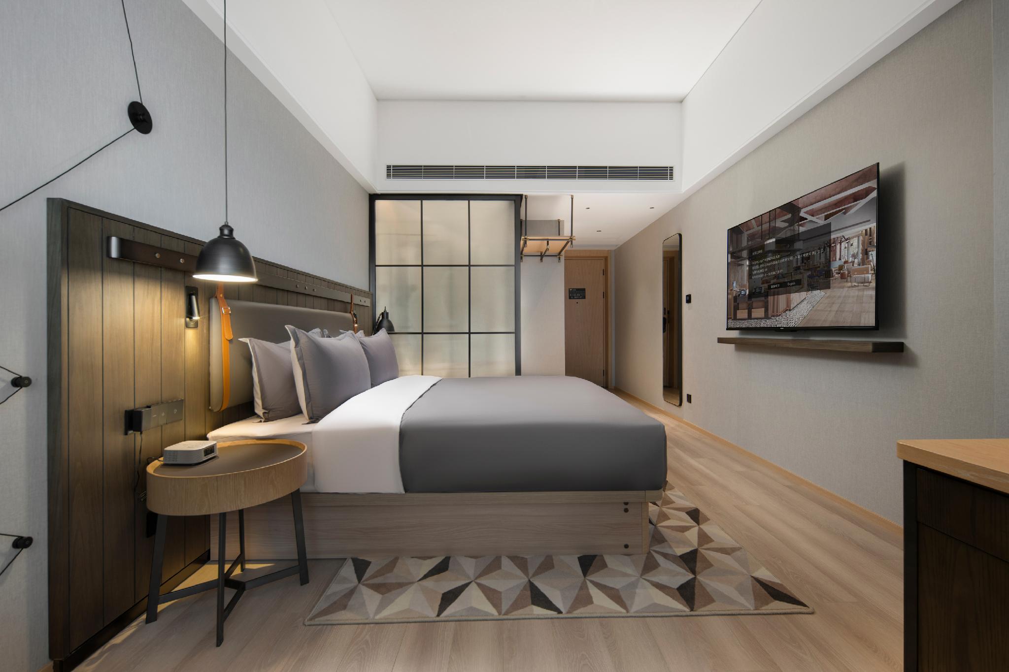 Comfortable, Apartment, King Bed