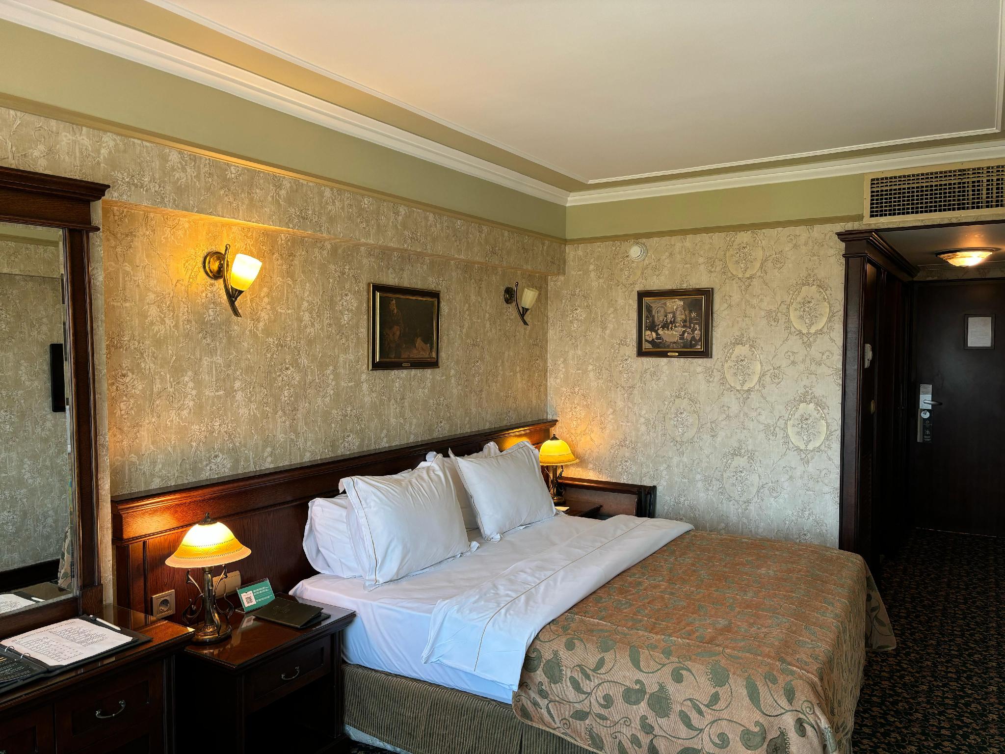 Superior, Deluxe, King Bed
