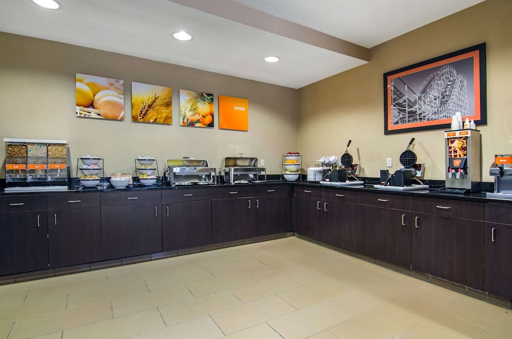 restaurant cafeteria