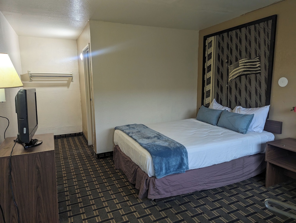 Southern Comfort Hotel 11/24