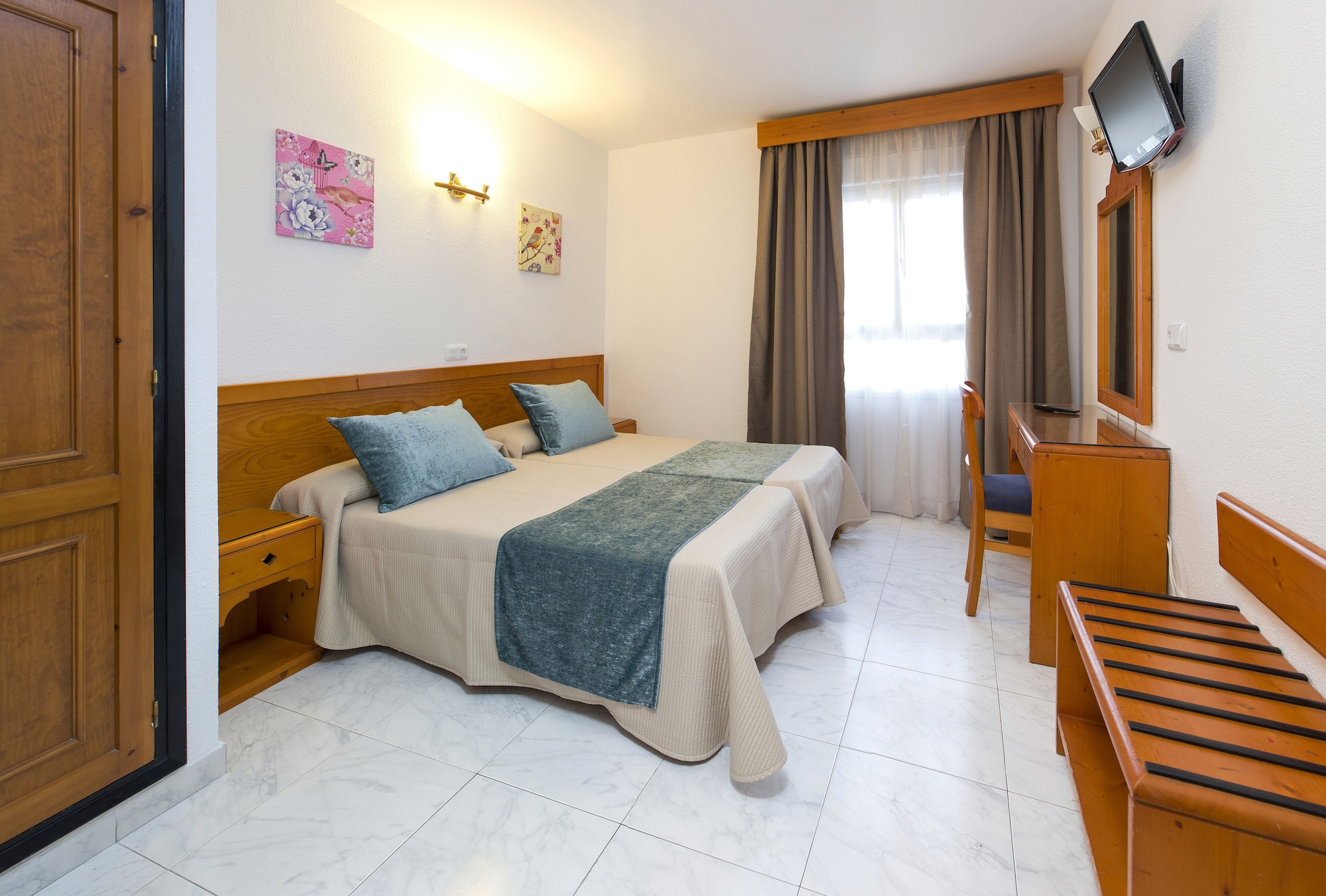 STANDARD, TWIN BEDS
