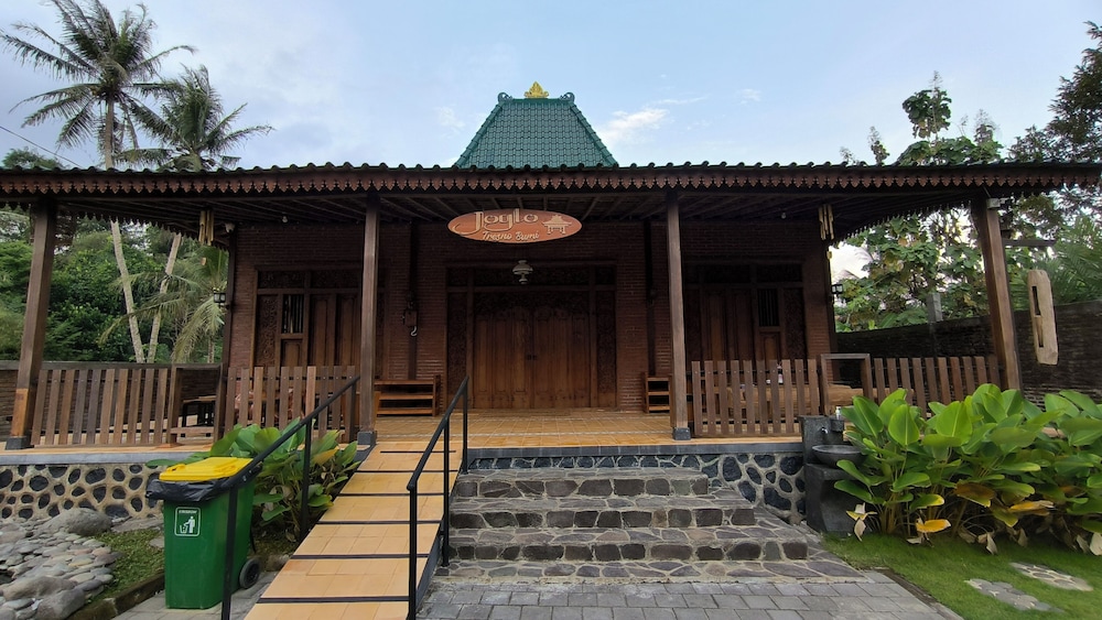 Harmony Homestay Magelang 2/50