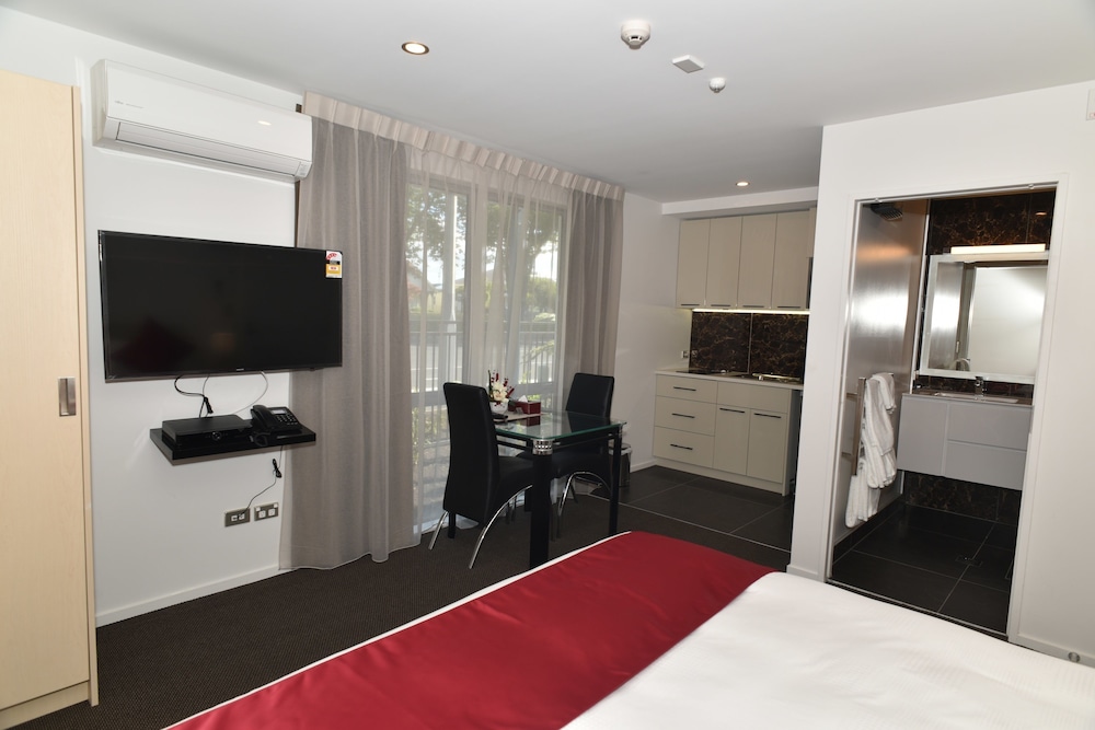 103 Prince of Bealey Motel 22/40