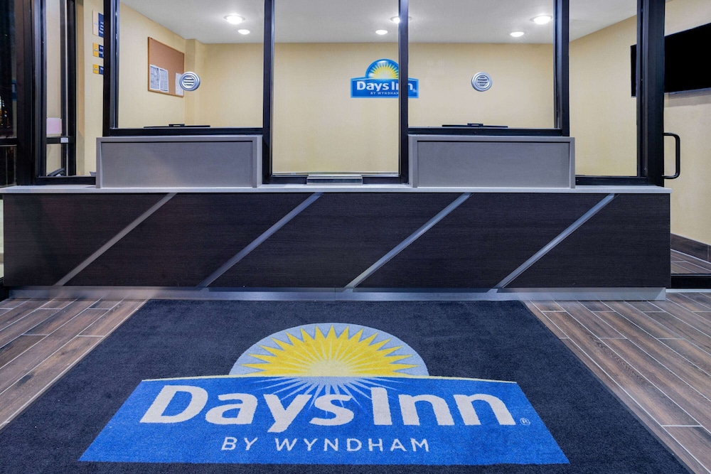 Days Inn by Wyndham Bronx NYC 14/50