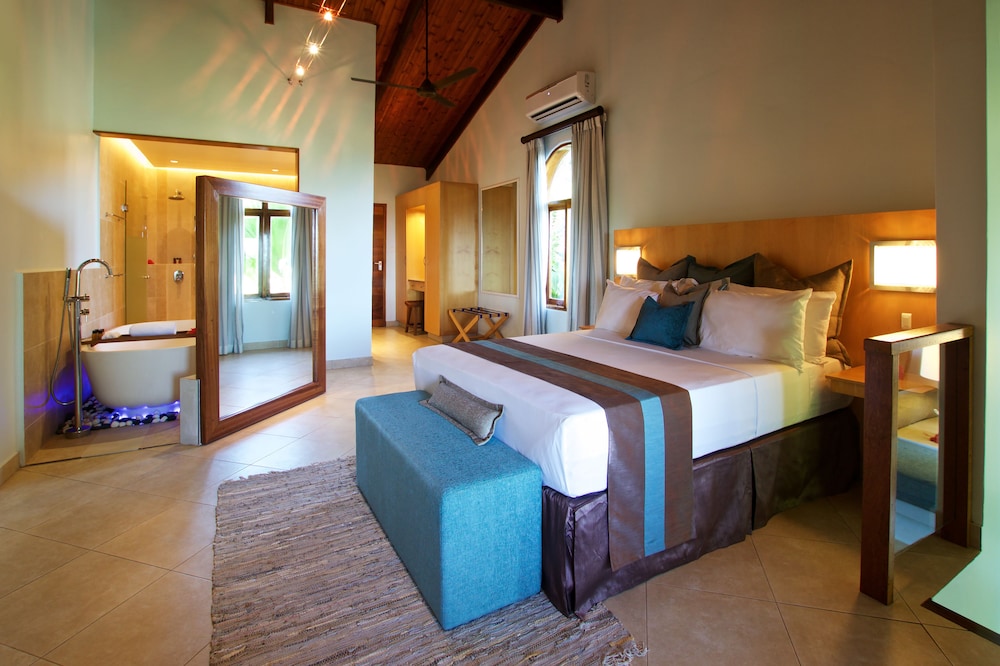 Coco de Mer Hotel and Black Parrot Suites 18/79