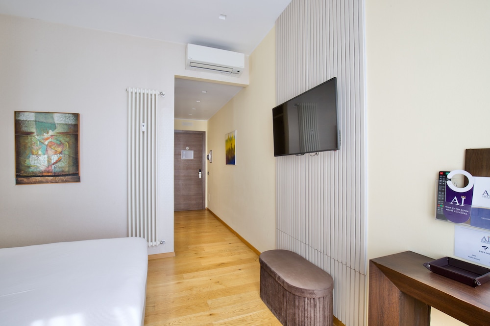 Aiello Rooms - San Babila 46/61