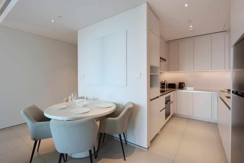 1BHK with Marina Views and Beach Access 8/15