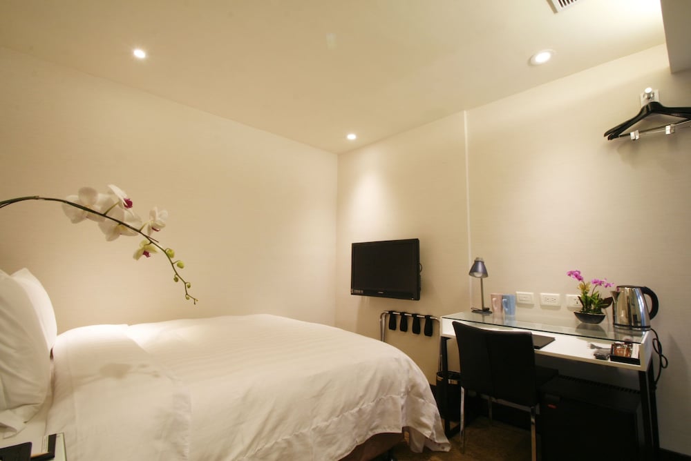 Hotel Puri Ximen Branch 42/65