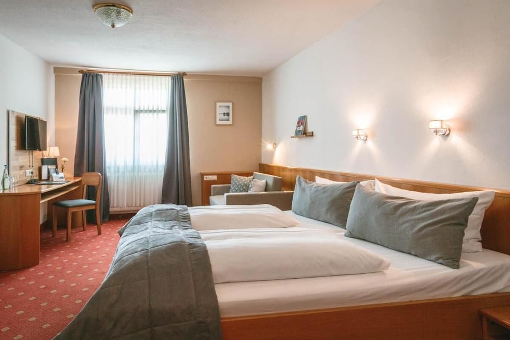 Sternen Hotel and Restaurant 7/50