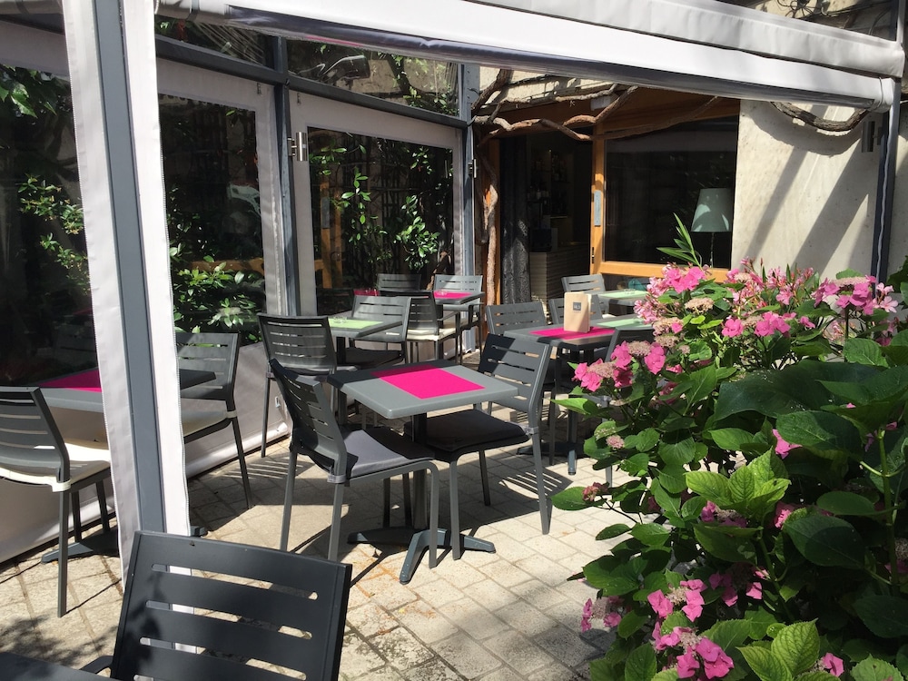 Le Dauphin Hotel 44/67